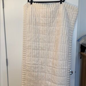 Elegant Cream Sofa/Bed cover pad (perfect for pets!)